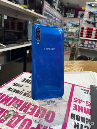 Телефон Samsung A50 4/64
