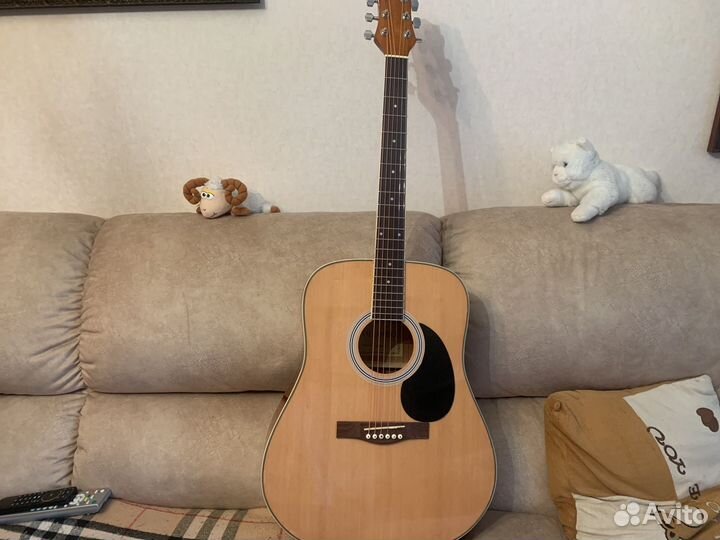 Акустическая гитара