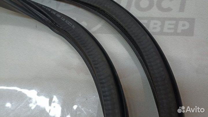 Уплотнительная резинка боковой двери задняя левая