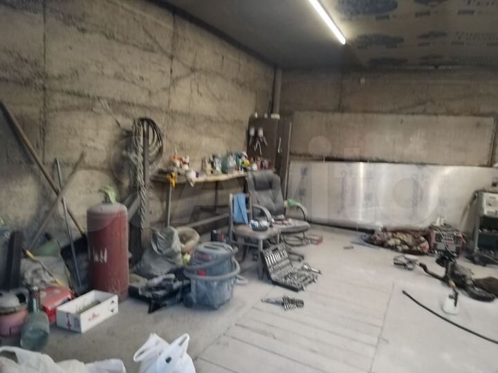 Гараж, > 30 м²