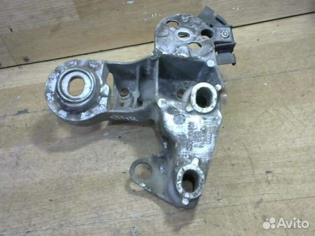 Кронштейн двигателя Audi A4 B5 (S4,RS4) 8D0199352H