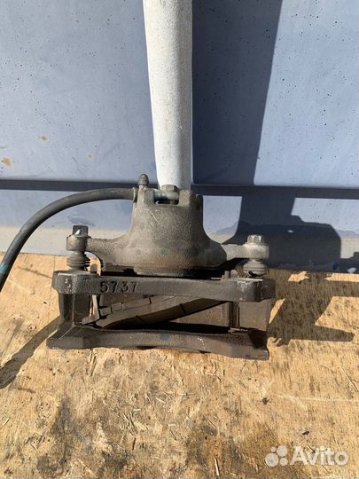 Суппорт тормозной передний левый Outlander XL