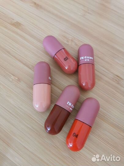 Помада блеск для губ