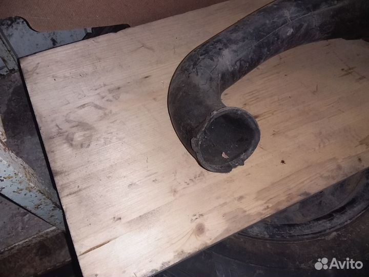 Патрубок воздушного фильтра Ford Focus 2