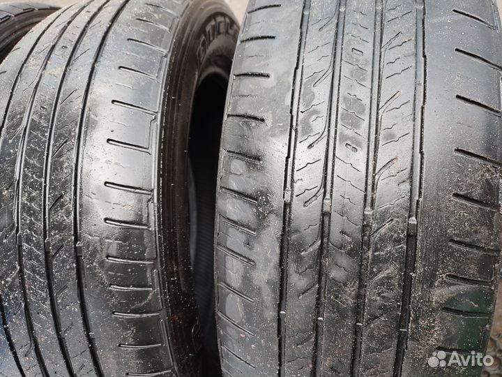 Bridgestone Dueler H/T 215/60 R17