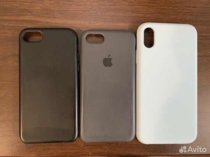 Чехол на iPhone se 2020 и один Xr