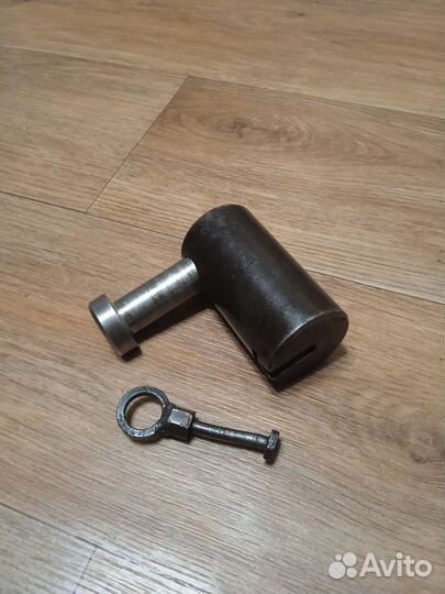 Замок гаражный навесной