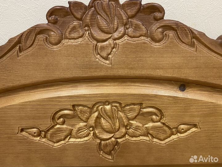 Кровать из массива