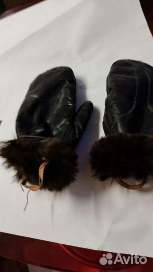 Детские кожанные варежки на кролечьем меху