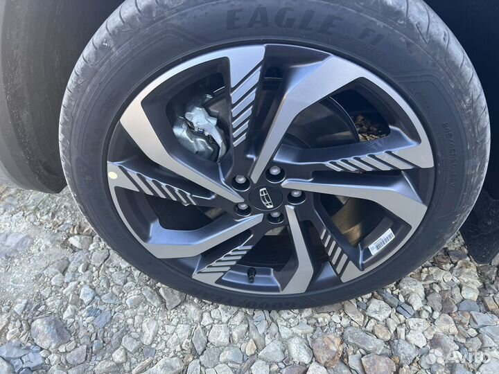Оригинальные диски на geely monjaro r20