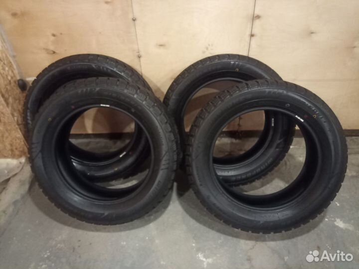 Windforce Snowblazer 215/60 R17 96H