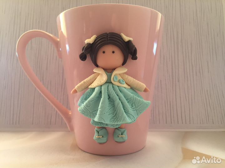 Куколка на кружке