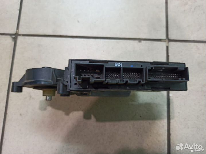 Моторчик стеклоподьемника передний правый Audi а4