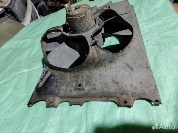 Диффузор радиатора Volkswagen Golf 2 хетчбек 1.8I