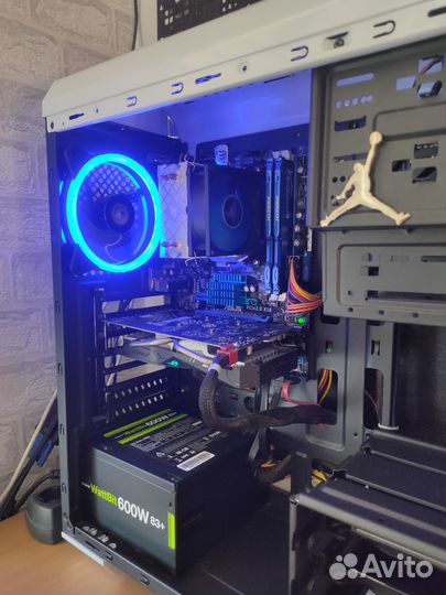 Видеокарта Asus rog strix rx560 4g OC Gaming