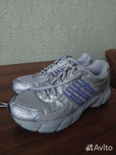 Кроссовки adidas