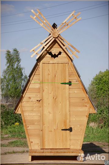 Уличный туалет деревянный HME555