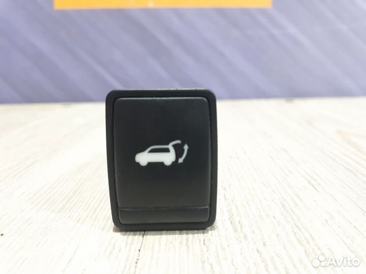 Кнопка багажника Nissan X-trail T32