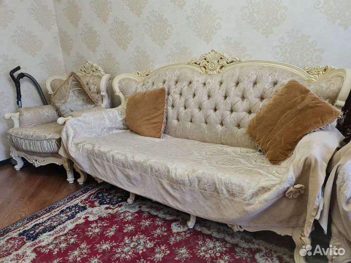 Диваны и холлы бу