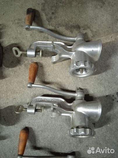 Коллекция старых мясорубок