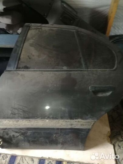 Задняя левая дверь Nissan primera p10