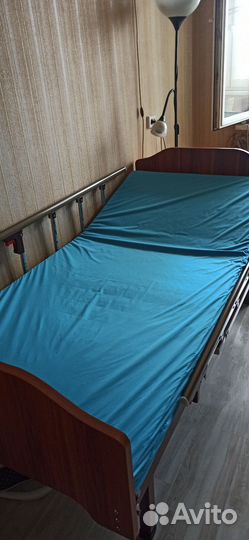 Медицинская кровать для лежачих больных