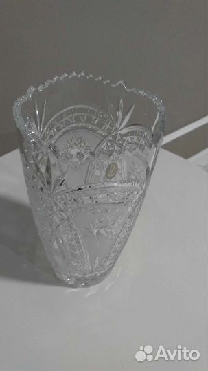 Большая хрустальная ваза для цветов