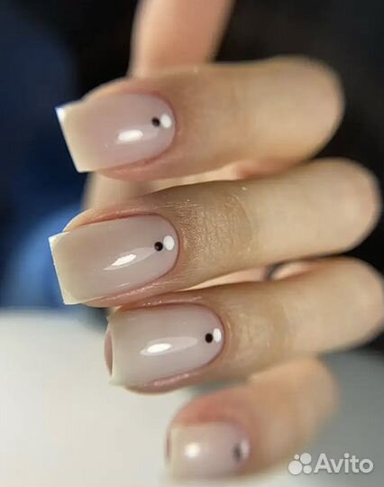 Модель на маникюр