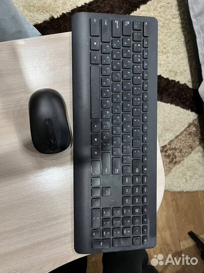Беспроводная клавиатура и мышь