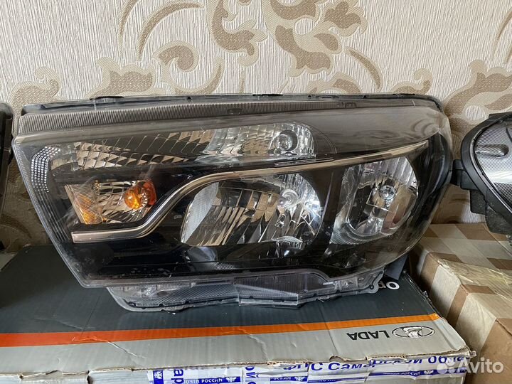 Фары Весты Оригинал