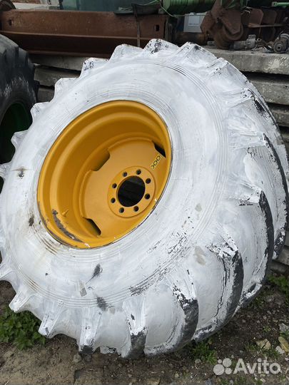 Резина на трактор Кировец
