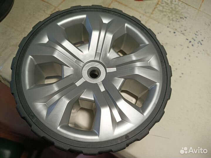 Колесо заднее для газонокосилки Makita