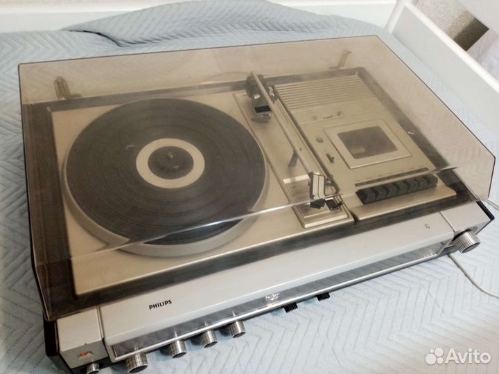Проигрыватель винила Philips 972