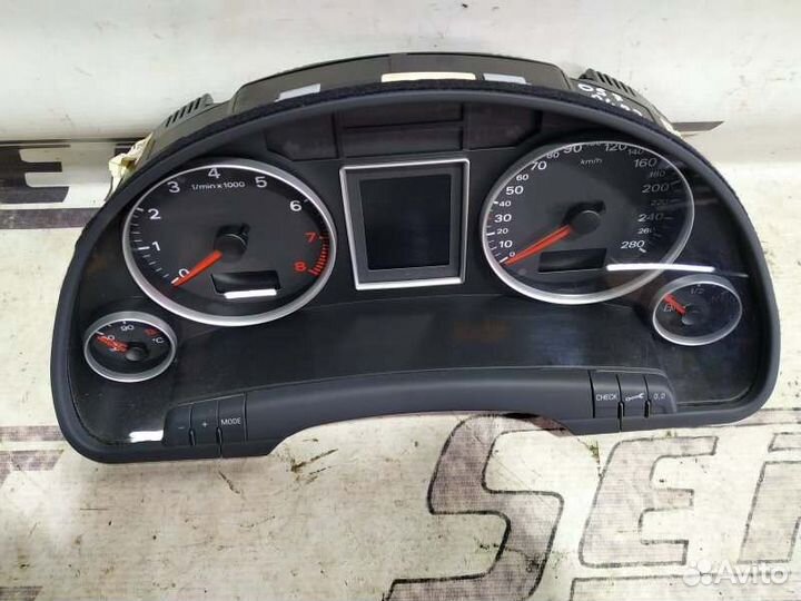 Приборная панель Audi A4 B7 2.0 BWE 2007
