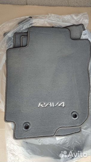Автомобильные коврики Toyota RAV4