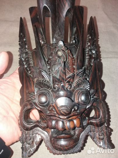 Маска Баронг