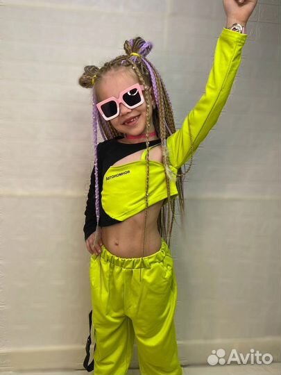 Яркий костюм двойка