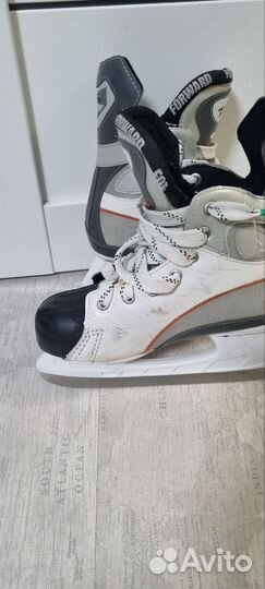 Коньки хоккейные 40р