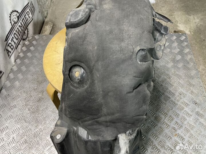 Подкрылок передний левый Toyota Prius 20