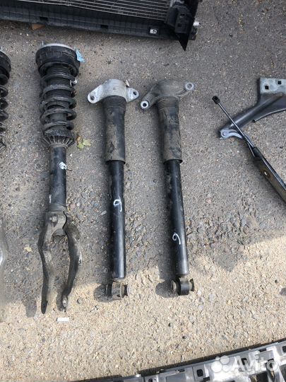 Стрйки передние jaguar f-pace