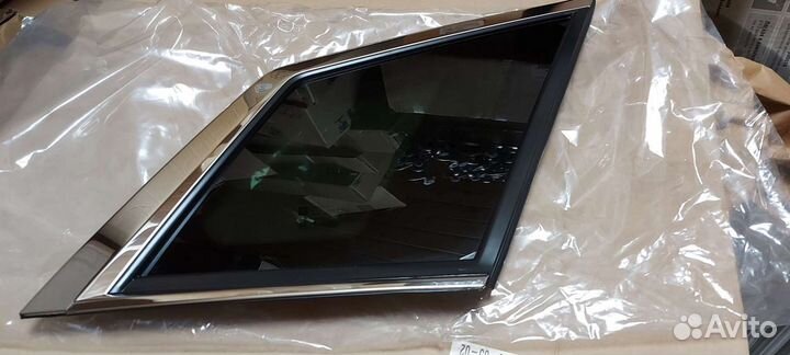 Стекло заднее Cadillac SRX