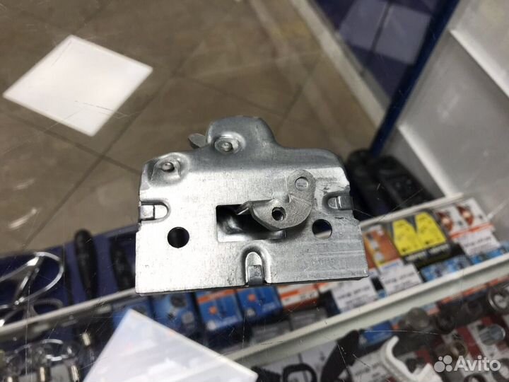 Замок крышки багажника Daewoo Nexia