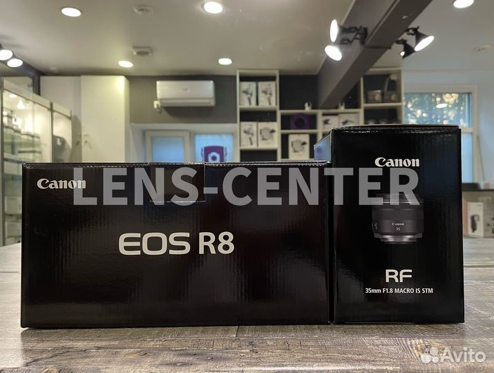 Canon EOS R8 + RF 35mm f/1.8 IS STM macro