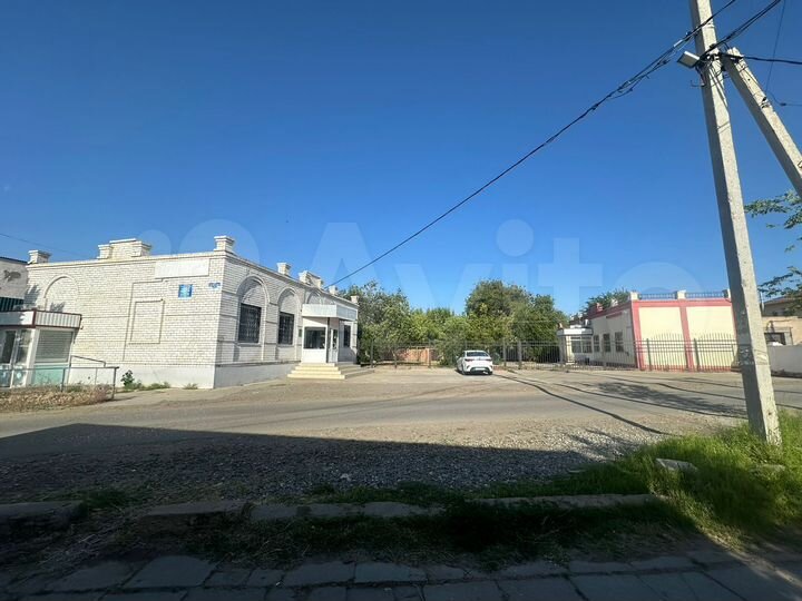 Здания с земельным участком