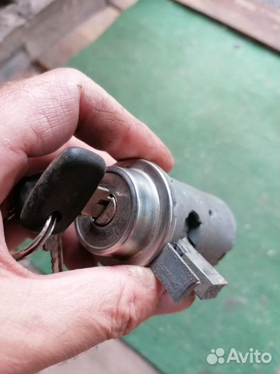 Замок зажигания классика 01-07,нива+2к,какновый
