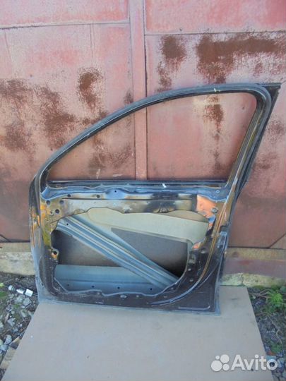 Дверь передняя правая для VW Touareg 2010)