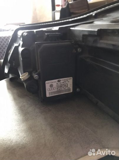 Фара ксенон правая skoda octavia a5