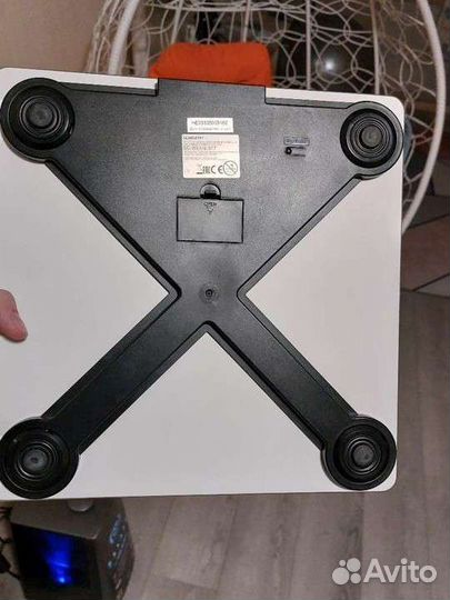 Весы напольные электронные Scarlett