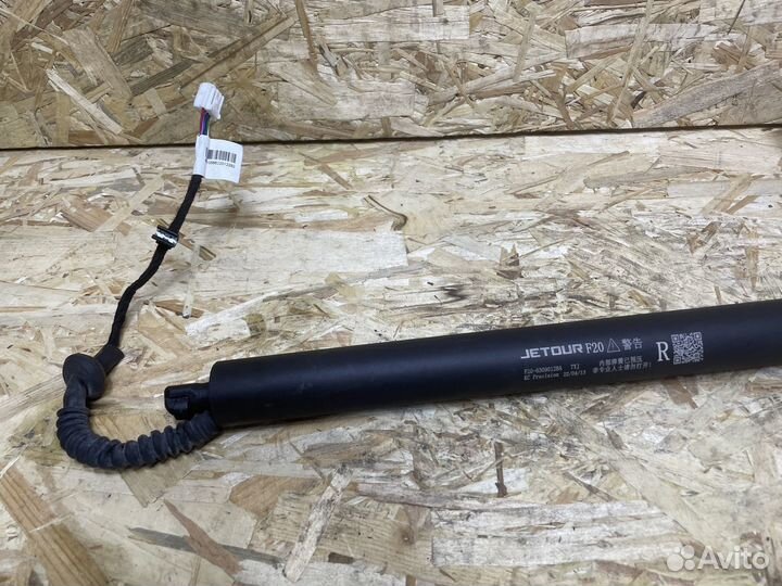 Правая электрическая стойка Jetour X90 plus