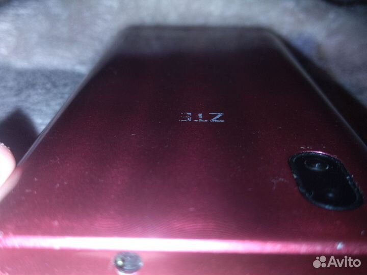 ZTE Axon, 2/32 ГБ